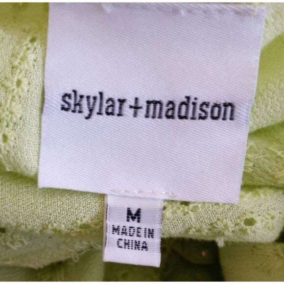 SKYLAR + MADISON LIME EYELET CROP TOP SZ.M EUC. - Picture 4 of 6